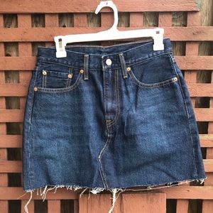Levi’s Dark Wash Raw Hem Skirt